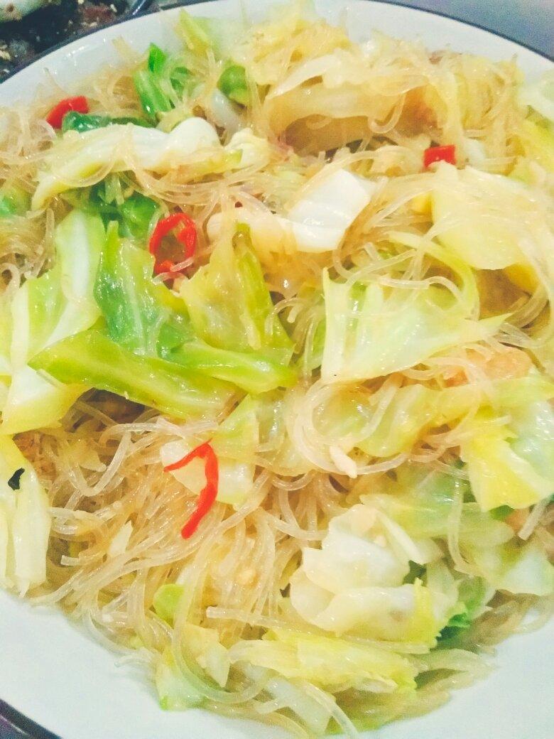 包菜粉丝炒鸡蛋