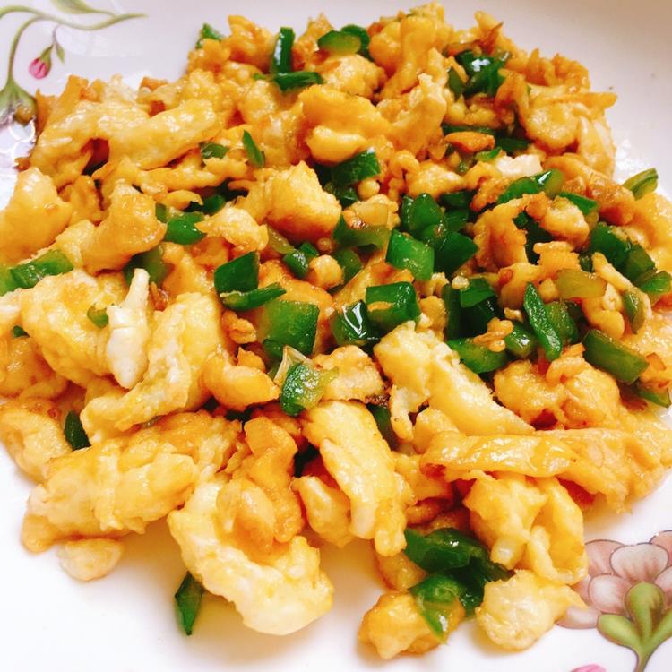 厨师长教你：“青椒炒鸡蛋”的家常做法 ,非常下饭
