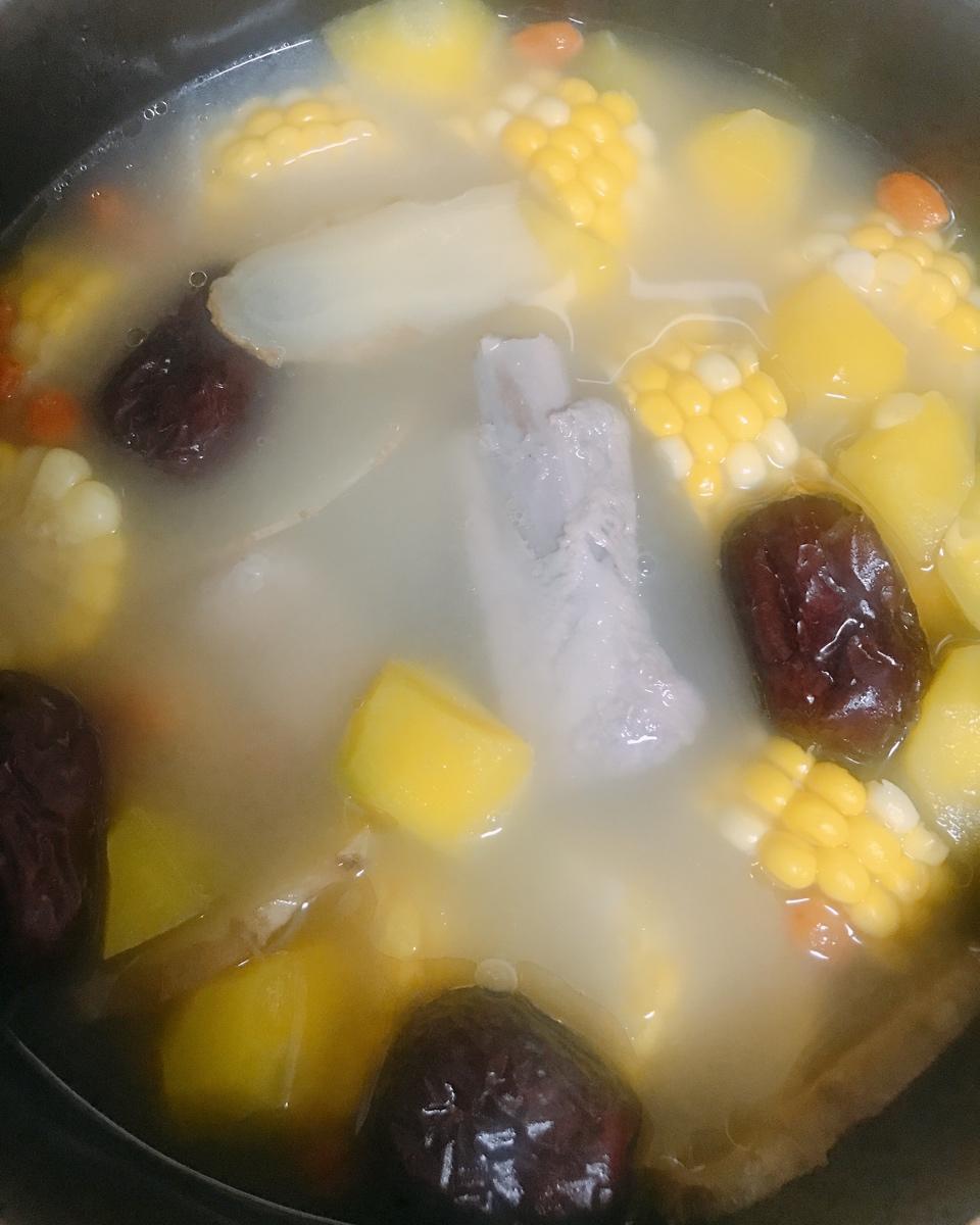 排骨玉米汤
