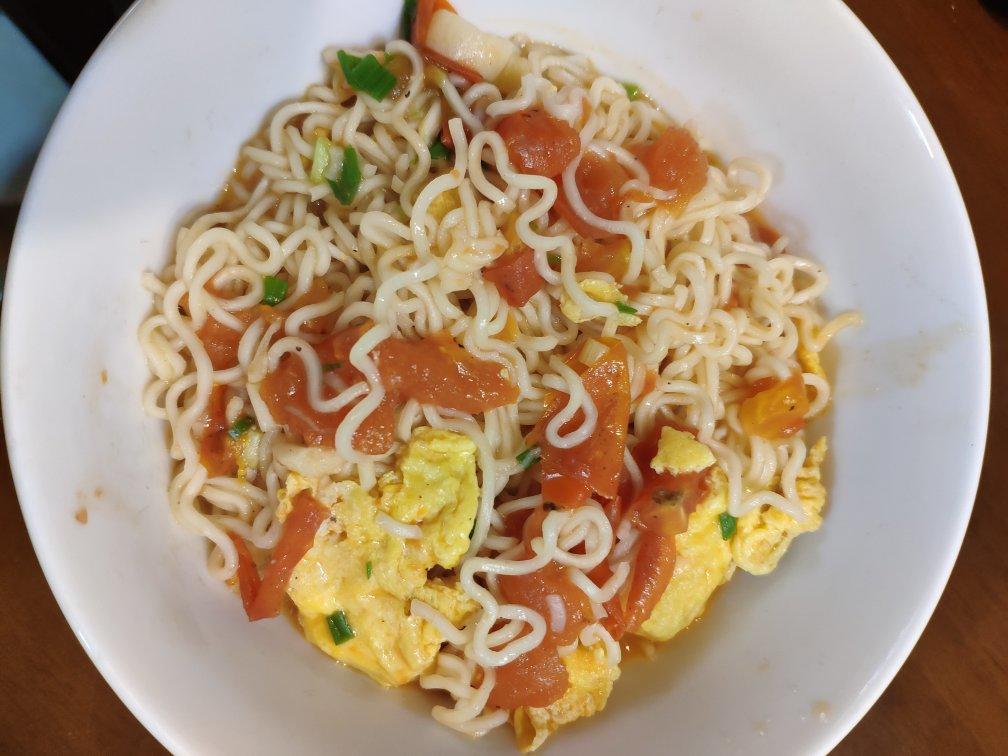 恨不得抱着锅舔的番茄鸡蛋面