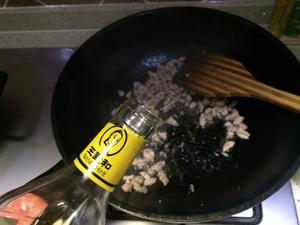 香菇肉丁拌粉的做法 步骤6