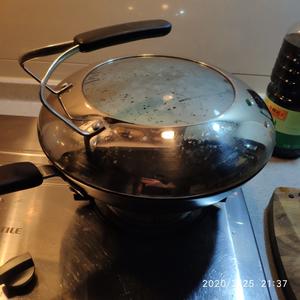 尖椒炒肉（爆下饭）的做法 步骤4