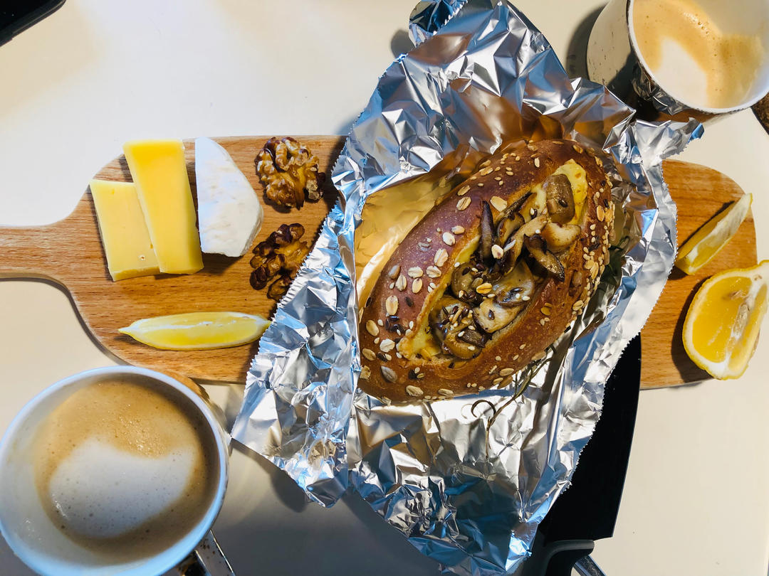 欧包碗烤混合奶酪