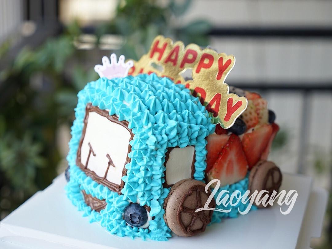 六寸立体汽车蛋糕，水果货车版本