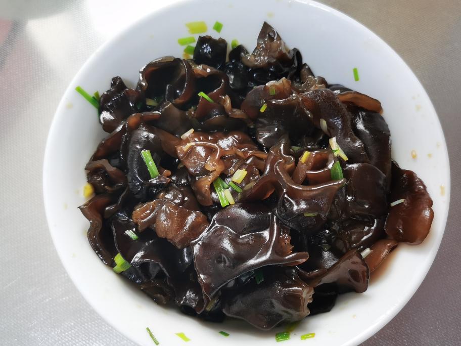 凉拌黑木耳 无辣无蒜版 的做法步骤图 金色山茶花 下厨房