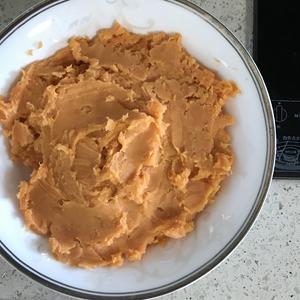 红薯🍠桂圆干软欧包的做法 步骤2