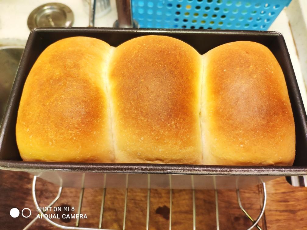 吐司,闻着都有股甜腻的吐司的做法