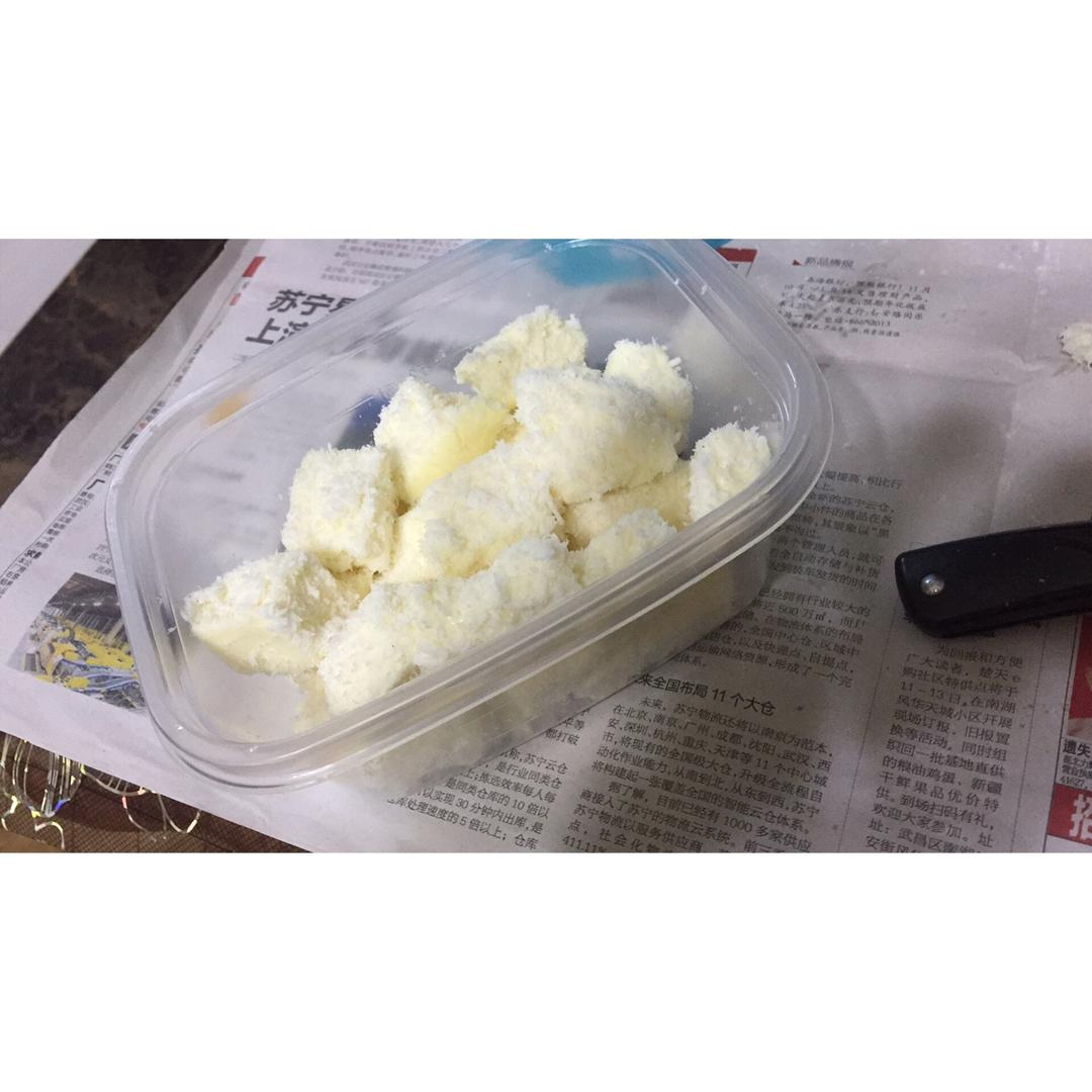 椰丝牛奶小方糕