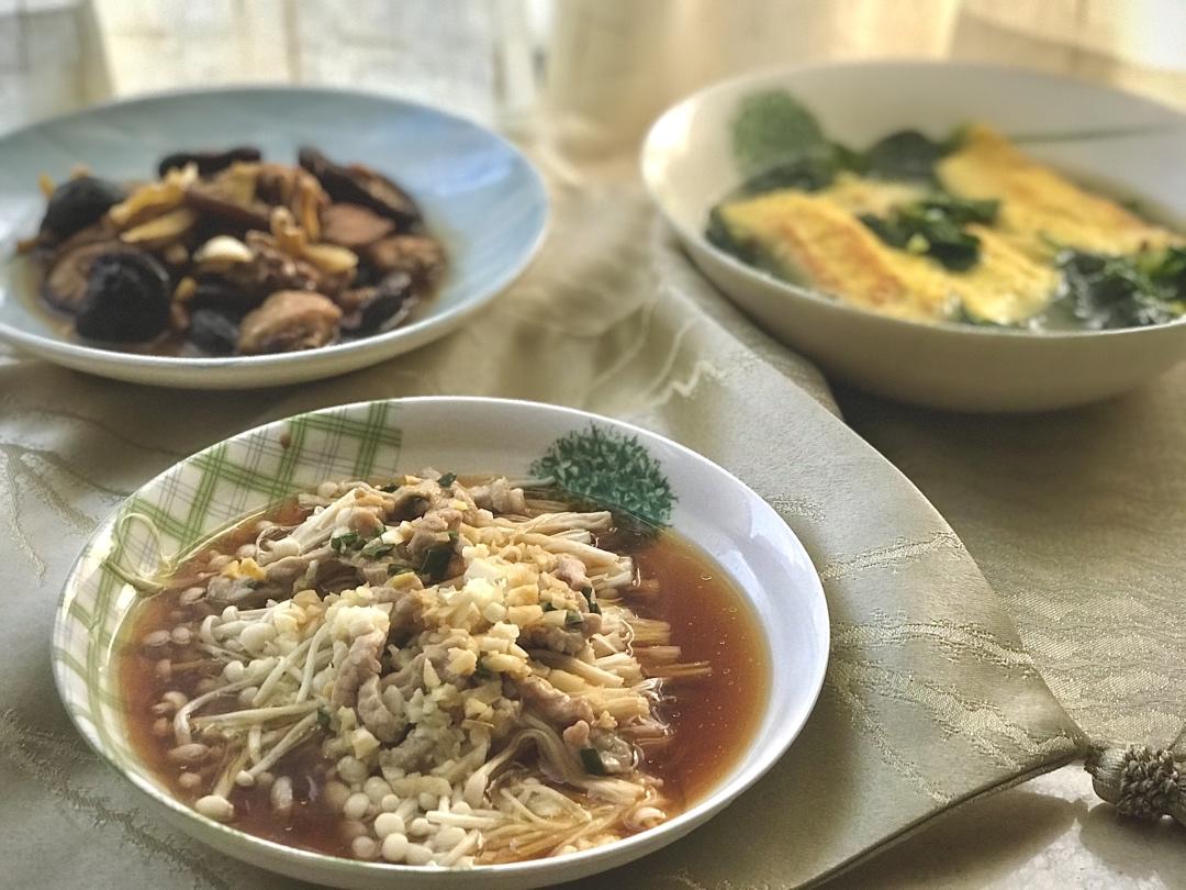 蒜蓉肉末浇金针菇