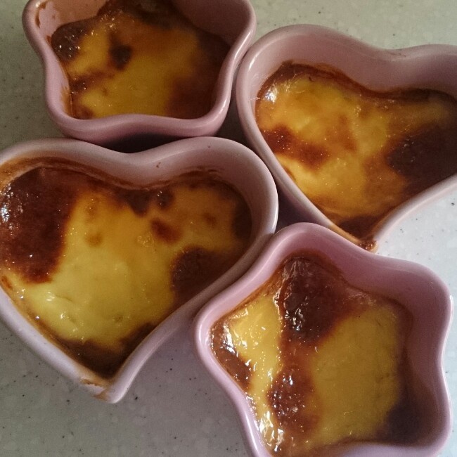 Crèmebrulée。法式烤布雷。焦糖布丁。