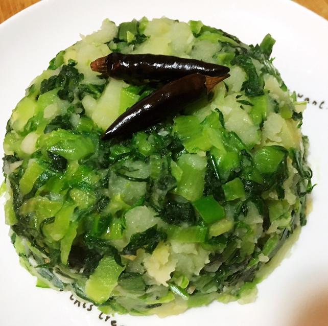 土豆划小白菜