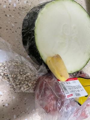 夏天的汤，冬瓜薏米猪骨的做法 步骤1