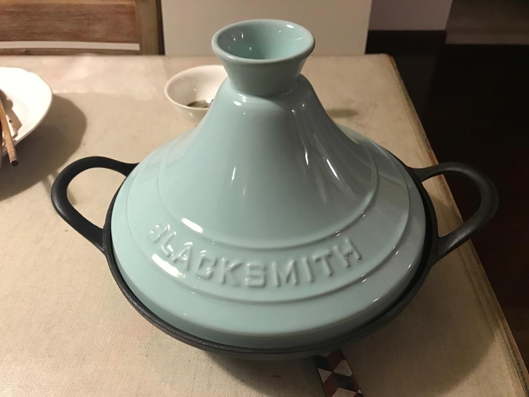 广式腊味煲仔饭