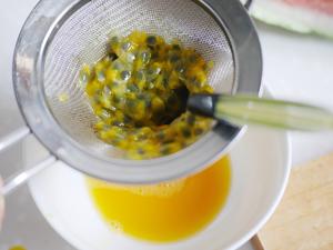 西瓜木槿花百香果茶，不一样的西瓜饮品～的做法 步骤5