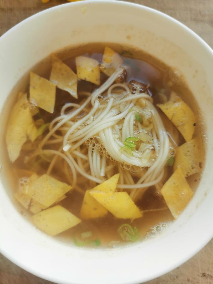 一口香酸汤面~爽口开胃的做法