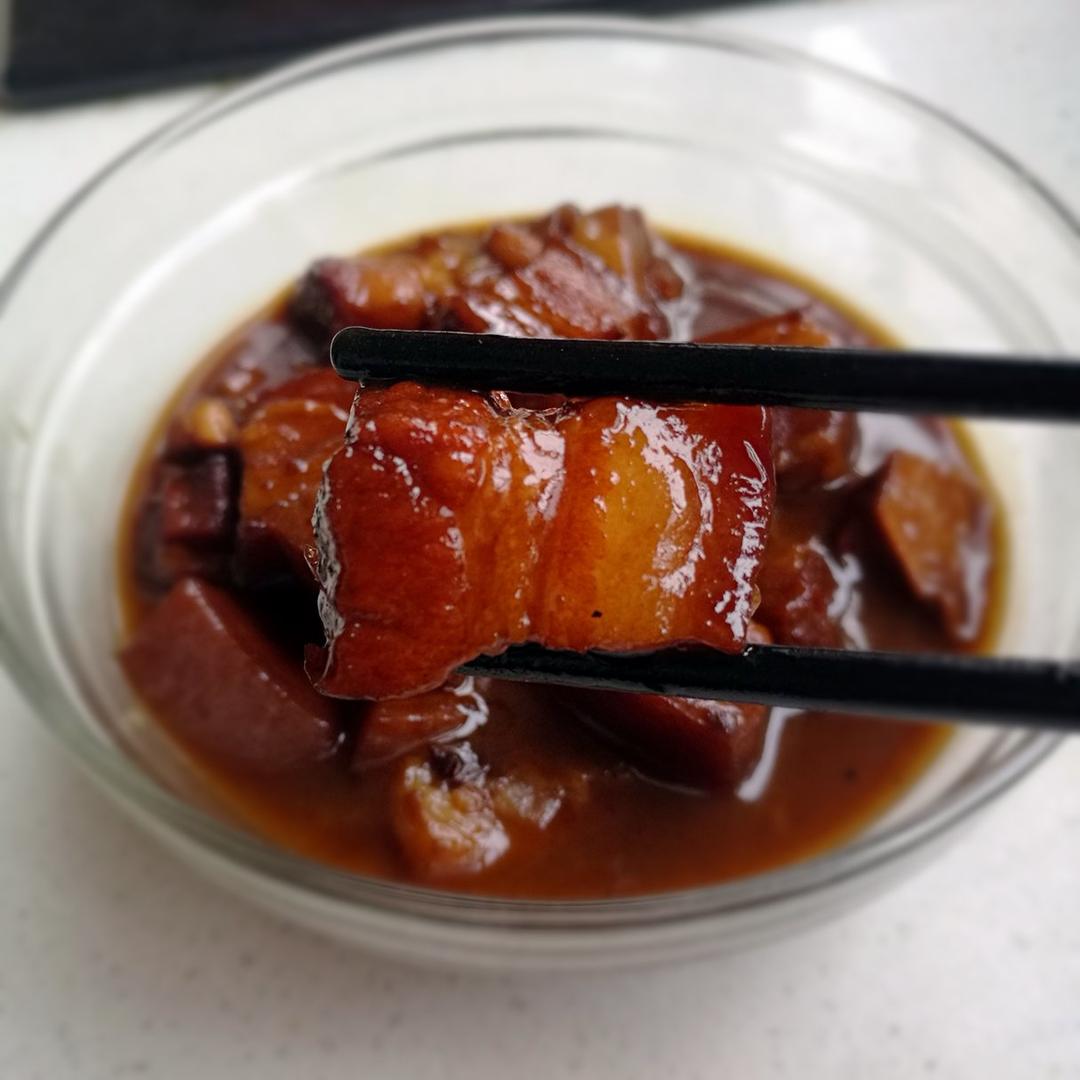 吃着碗里望着锅里的红烧肉