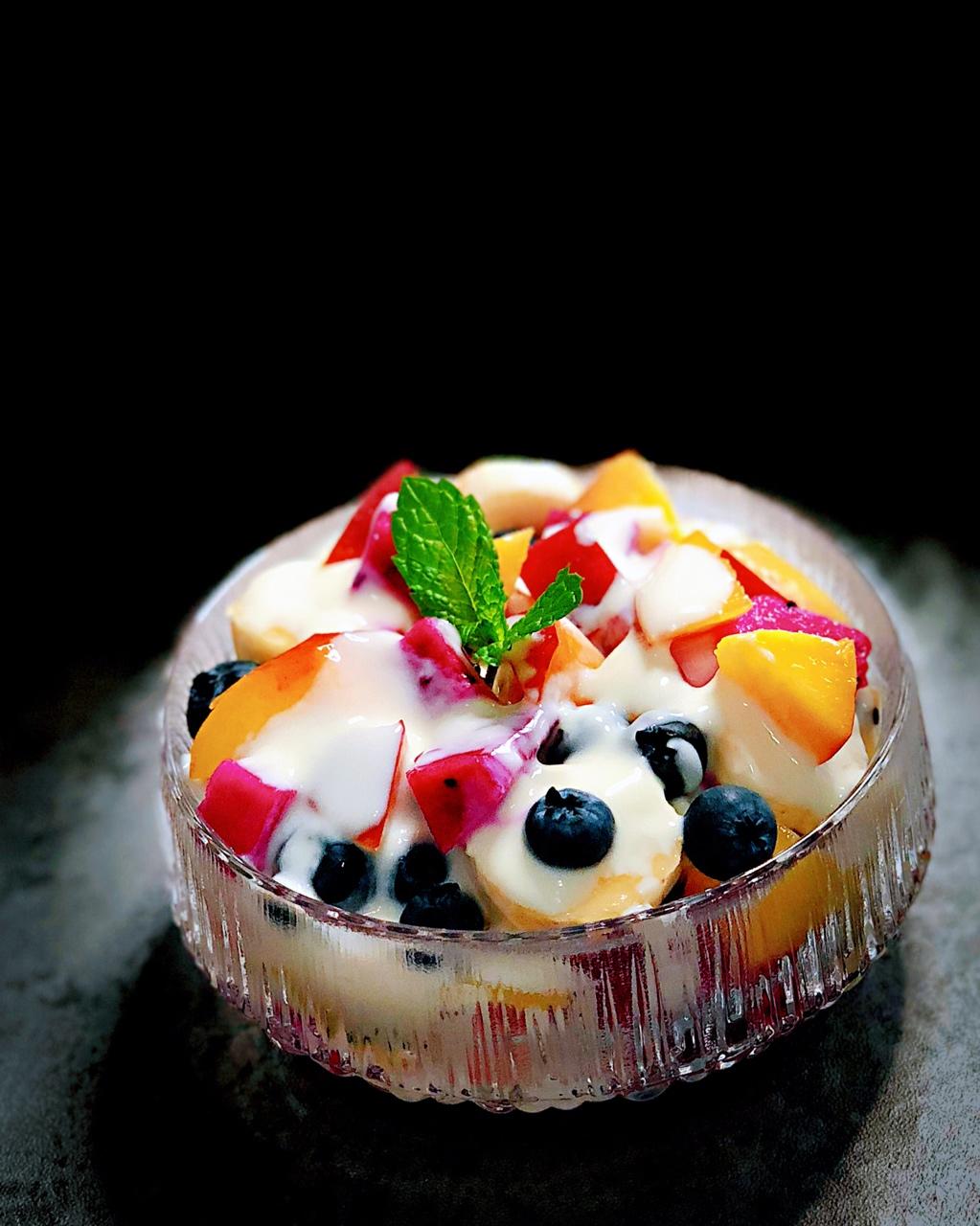 鹏妈在奔跑做的granola水果酸奶杯