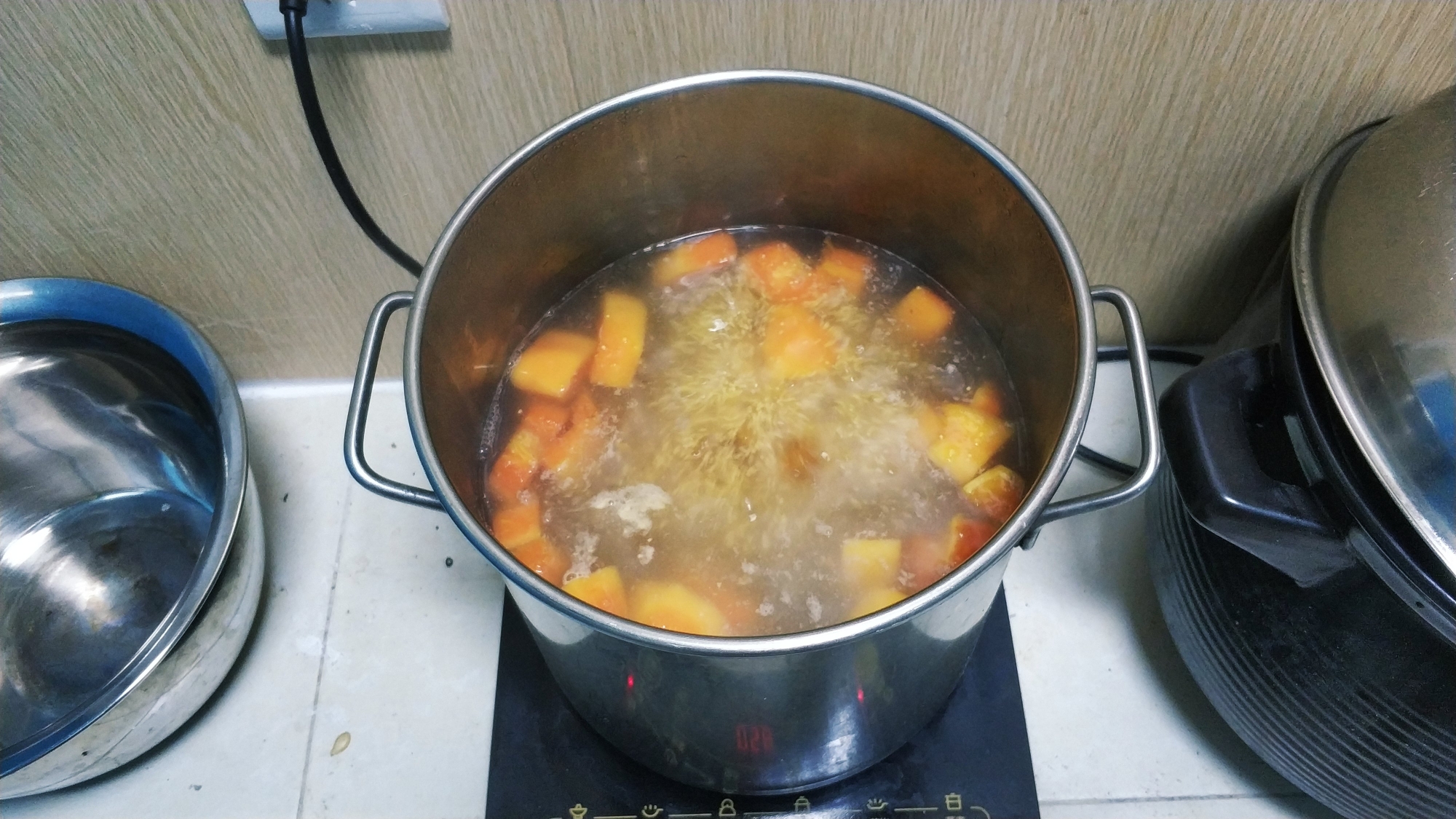 桃胶皂角米木瓜小米甜粥的做法 步骤7