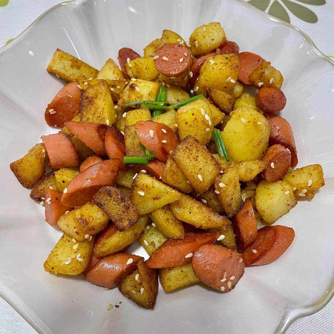 香辣过瘾的孜然土豆火腿，比路边摊还好吃