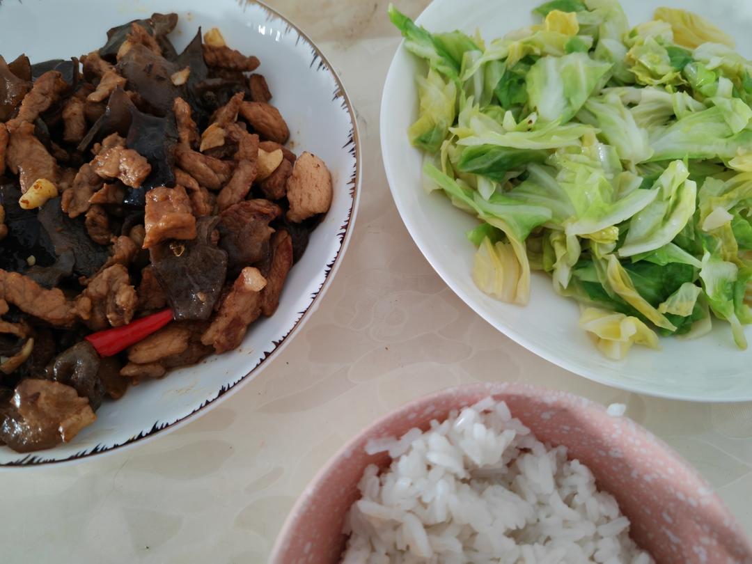 最喜爱的东北菜！木耳炒肉片