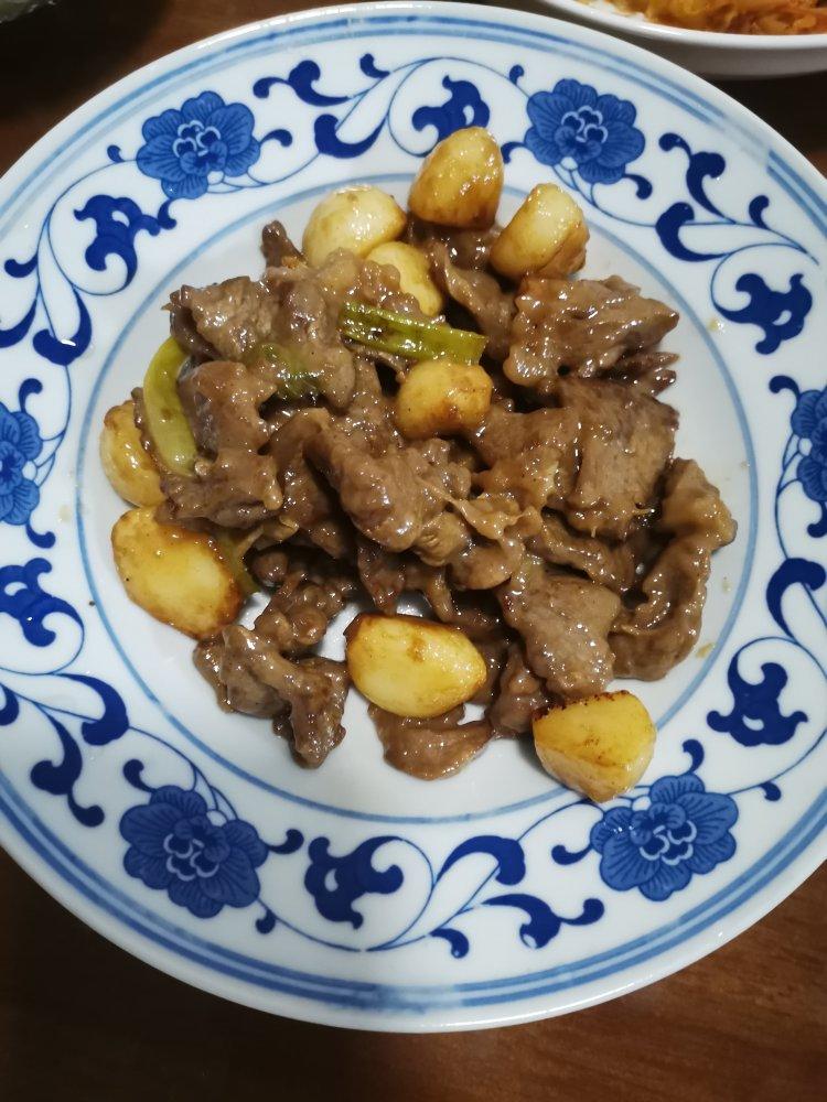 听起来就很好吃的黑椒蒜子牛肉粒