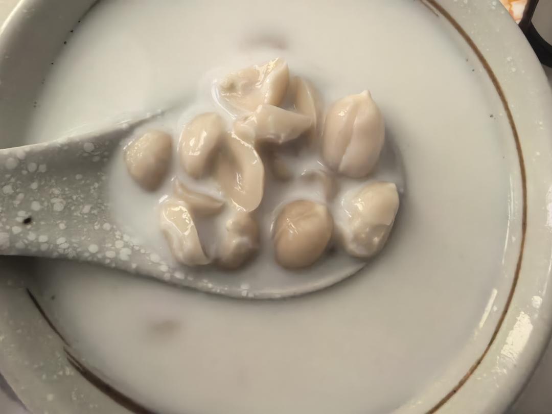 牛奶花生西米汤