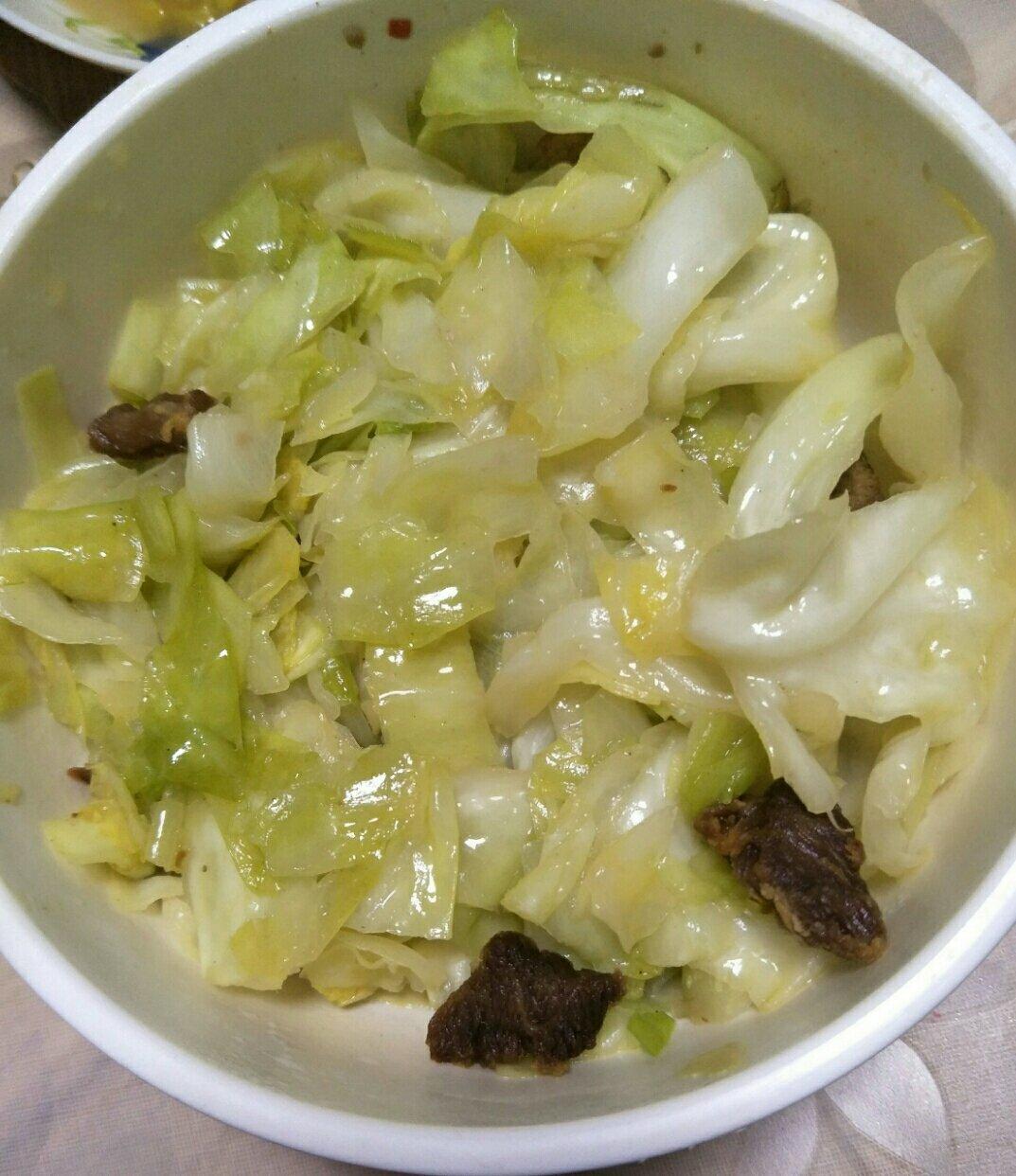 五花肉炒手撕包菜