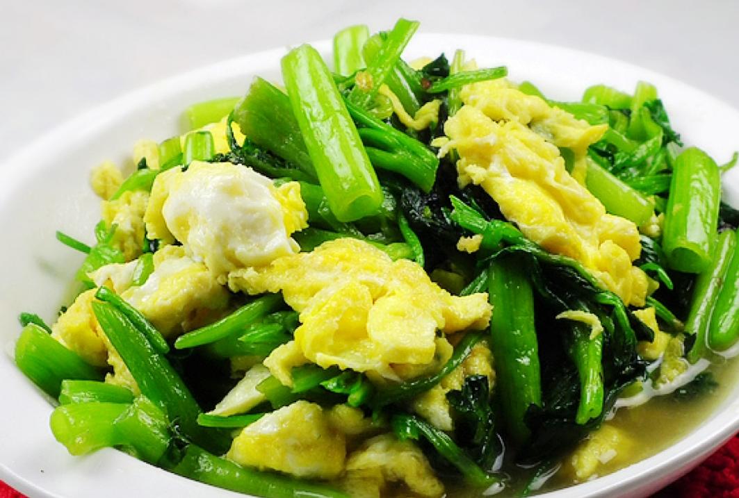 菠菜炒鸡蛋
