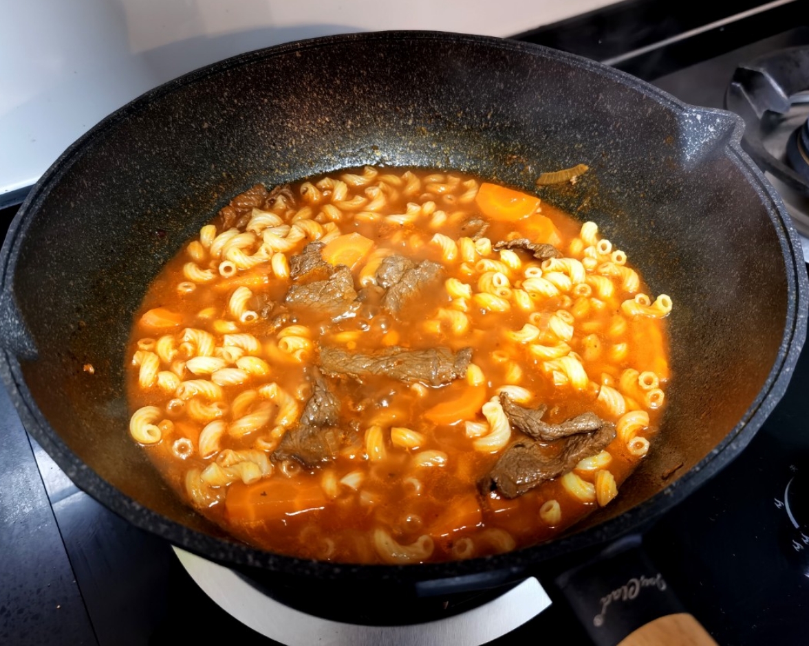简单版丨番茄牛肉浓汤通粉的做法