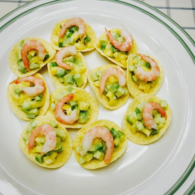 薯片牛油果大虾沙拉