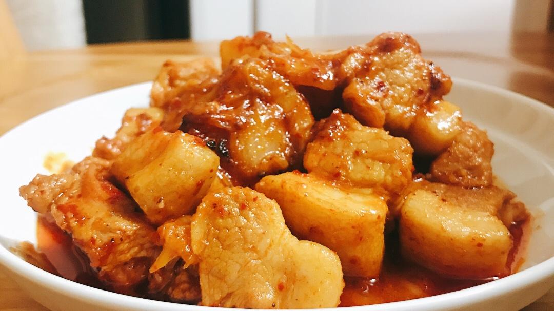 3步速成+只要准备2种食材的豪华首尔风泡菜五花肉