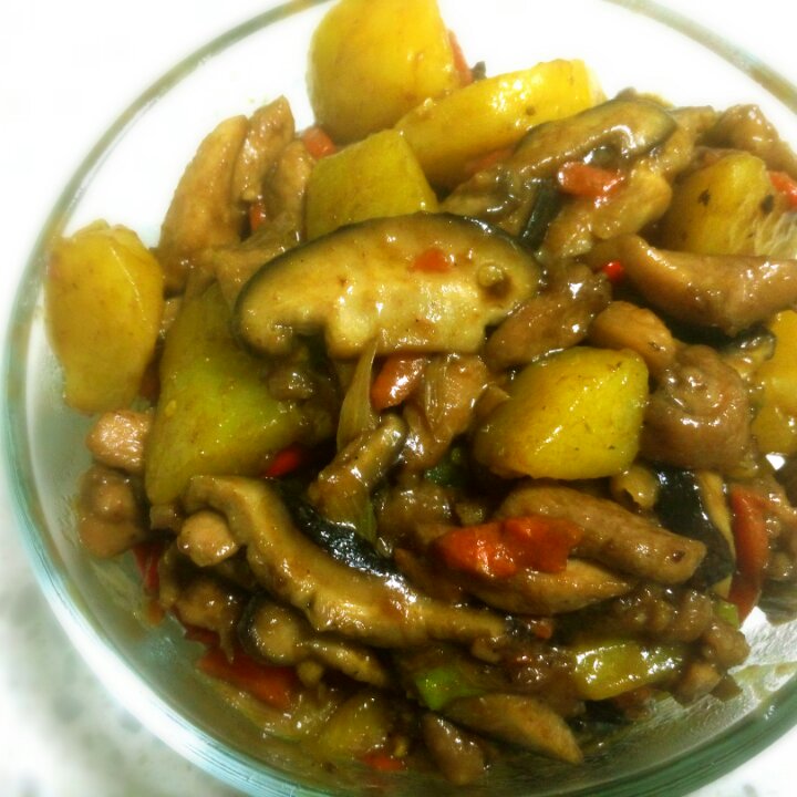 土豆香菇炖鸡腿