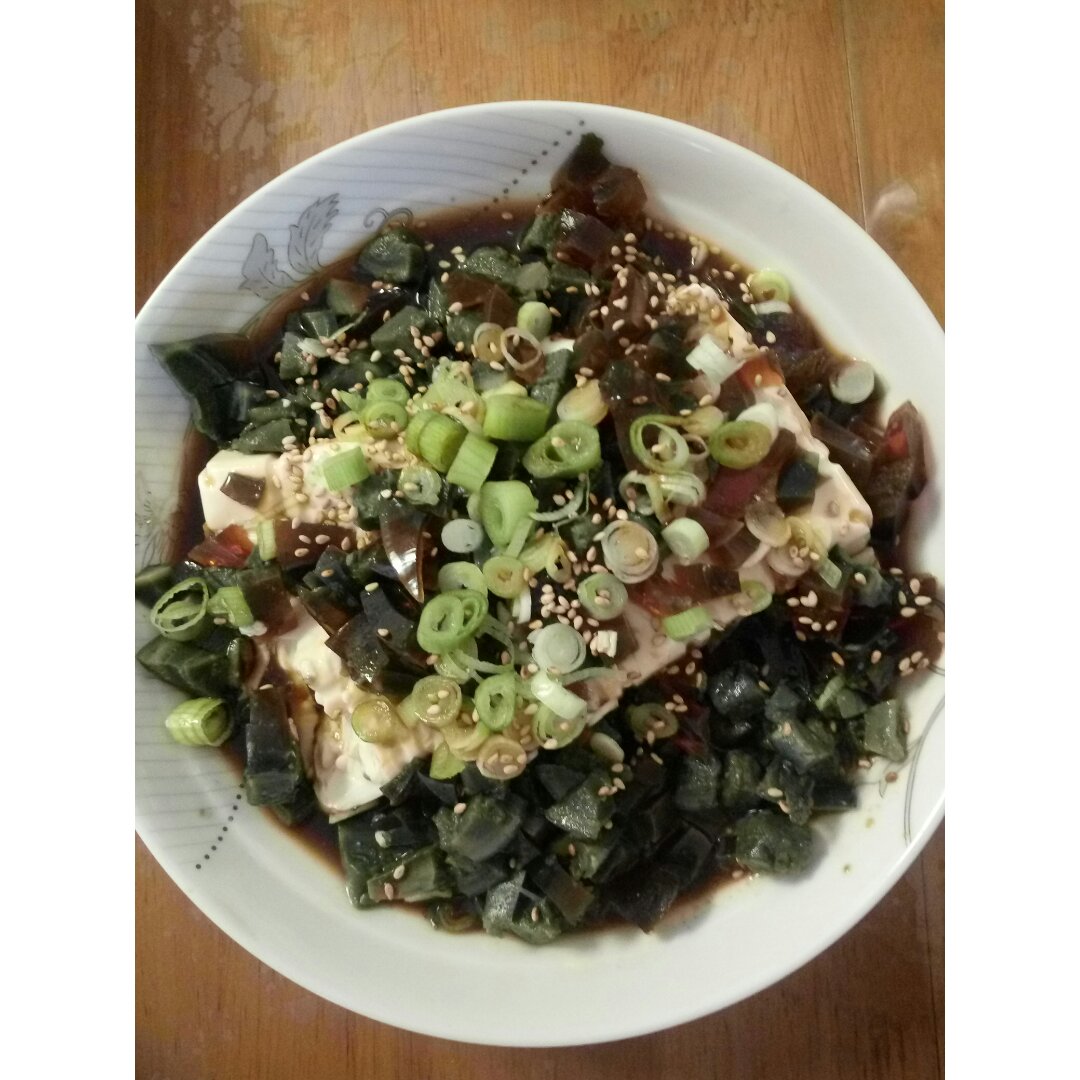 凉拌皮蛋豆腐