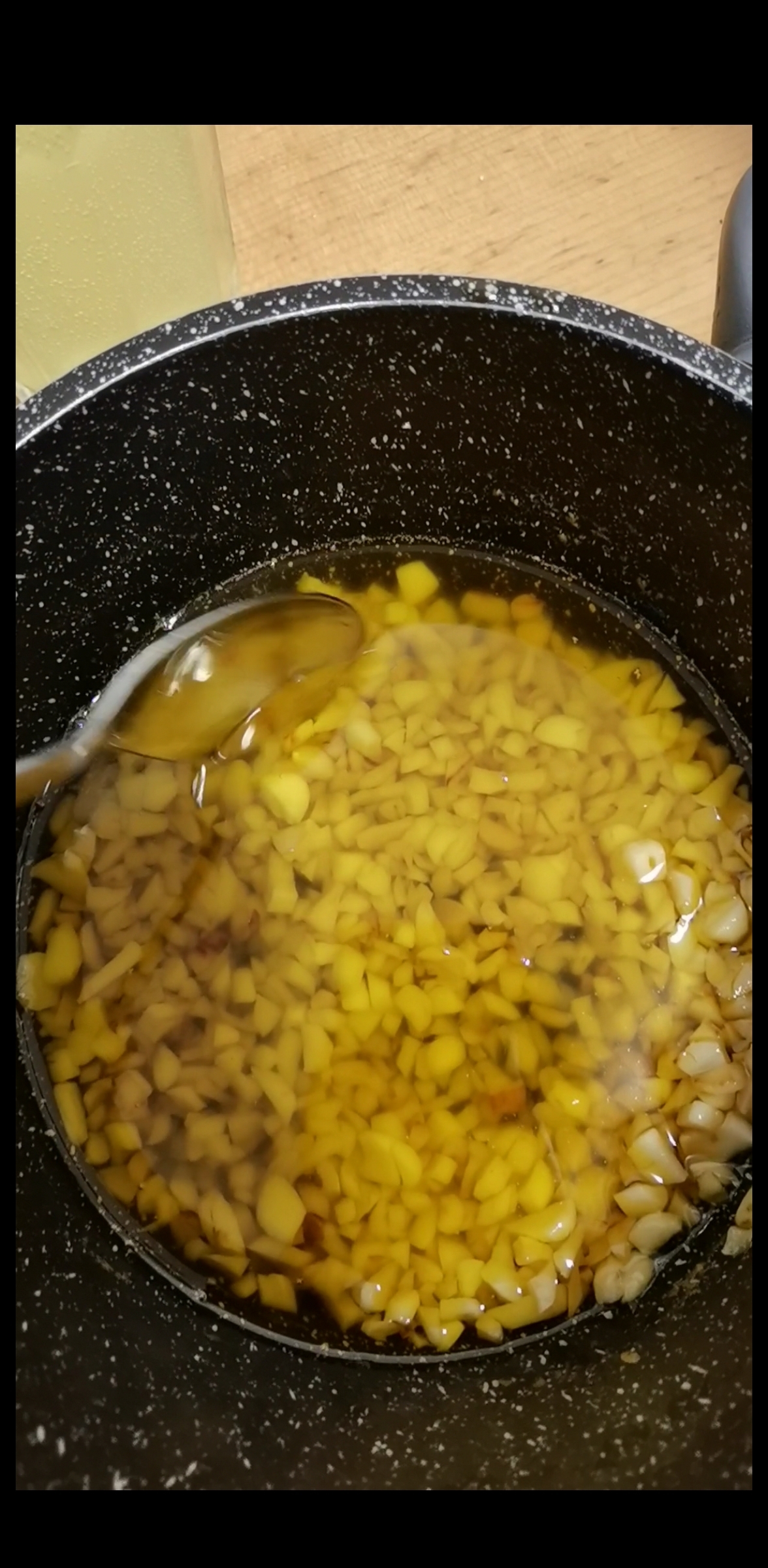 黄金蒜油（做饭懒星人福音）的做法 步骤1