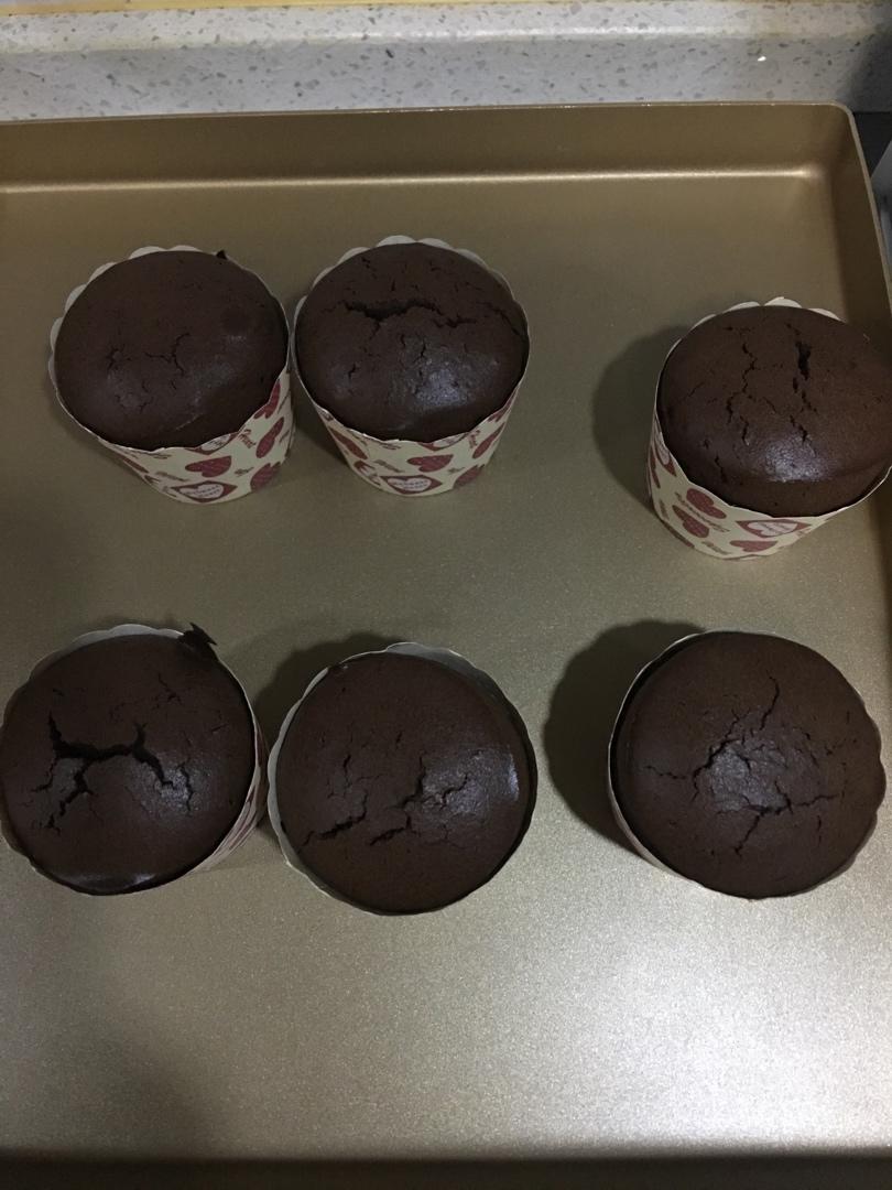 好吃到爆～爆浆巧克力熔岩蛋糕