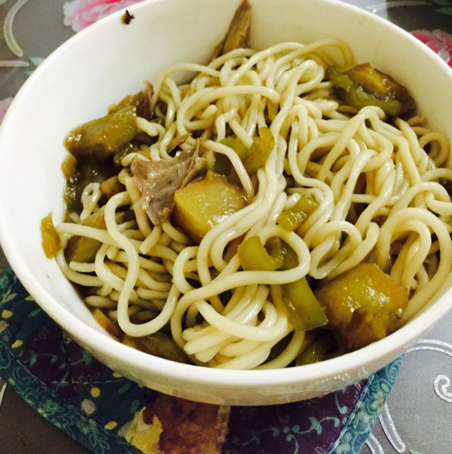 茄子青椒肉酱面
