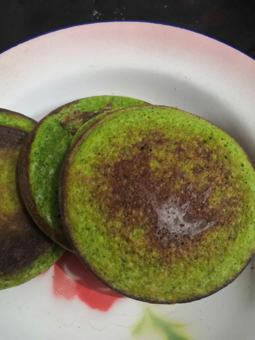 宝宝辅食：奶香菠菜造型松饼（8月+）