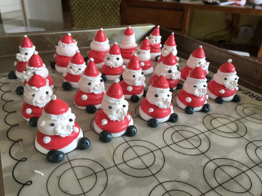 圣诞老人蛋白糖意霜版（santa桑的颜值上不去啊……）