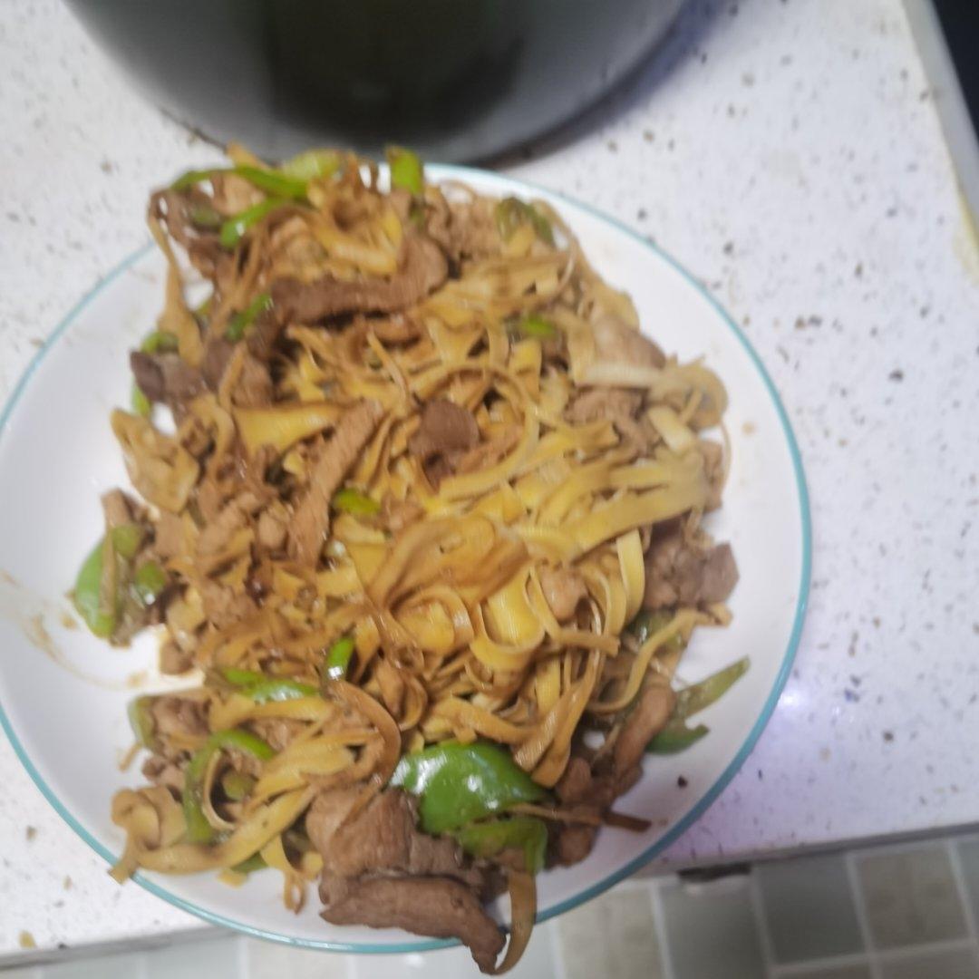 青椒豆腐丝炒肉