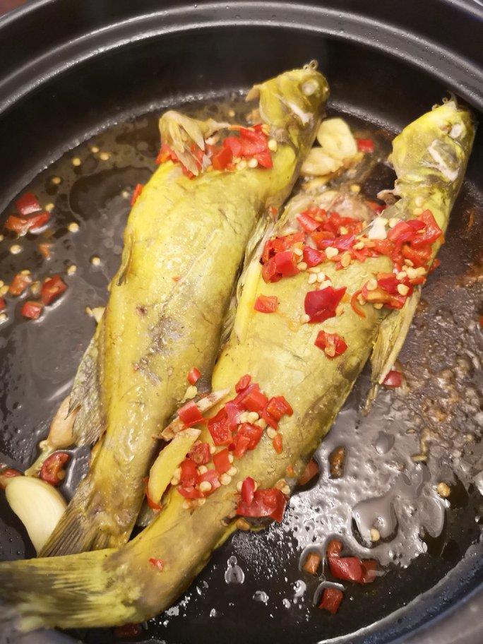 科学家高小艳做的剁椒黄骨鱼