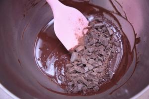 坚果脆巧克力的做法 步骤3