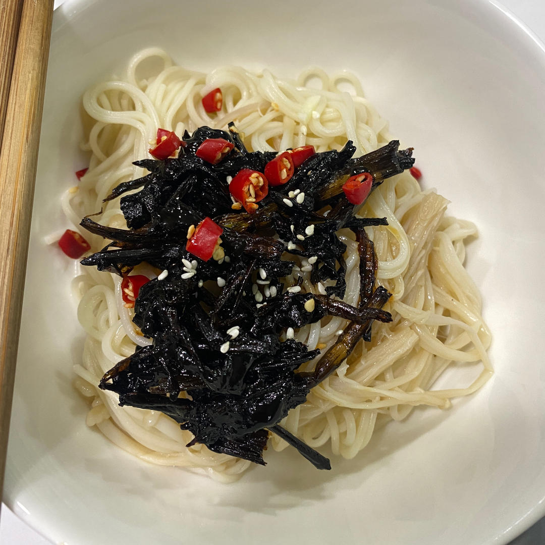 10分钟搞定的一碗葱油拌面