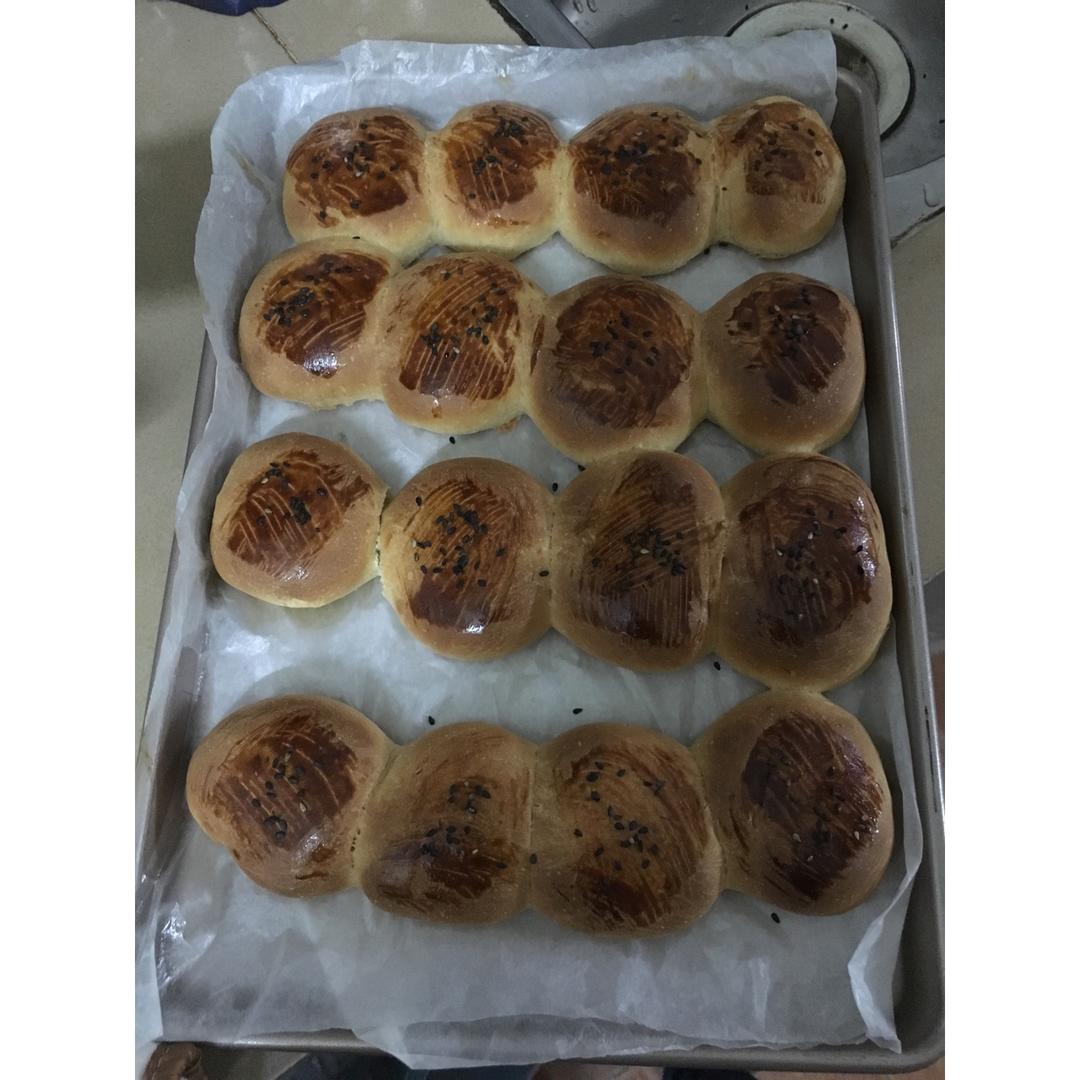 大人小孩都爱不释口的【蜂蜜牛奶小餐包】