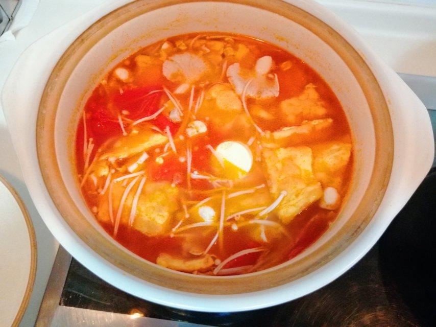 西红柿菌菇豆腐汤