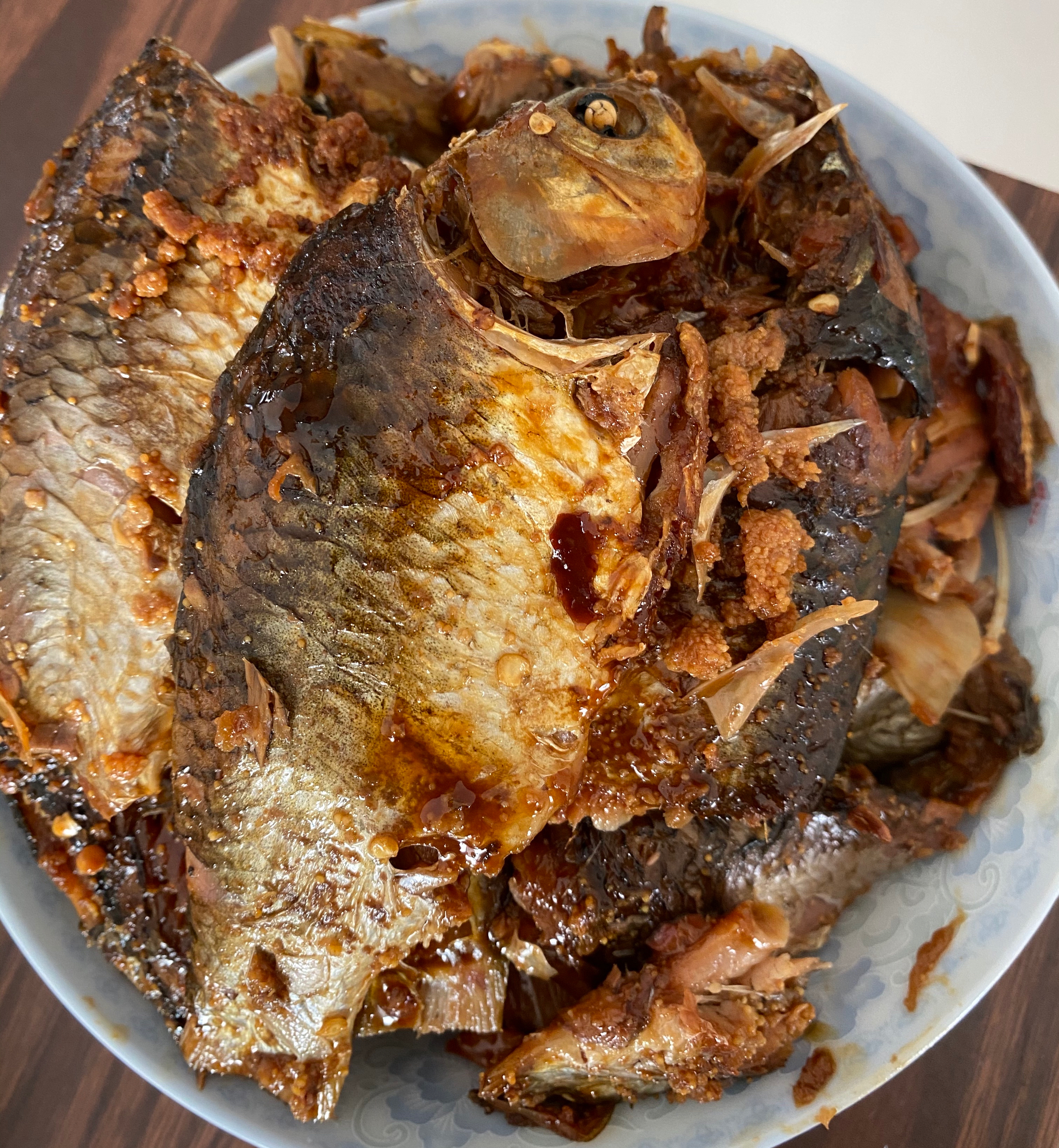 家庭版铁锅焖酥鱼鲫鱼的做法