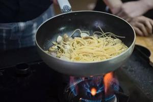 白酒蛤蜊意大利面的做法 步骤9