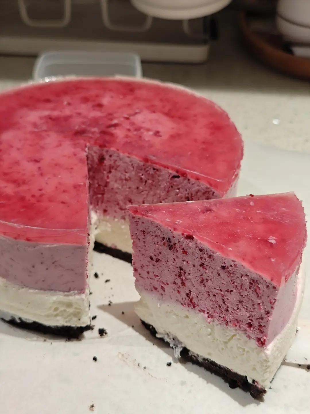 颜值超高的蓝莓酸奶双色慕斯蛋糕！