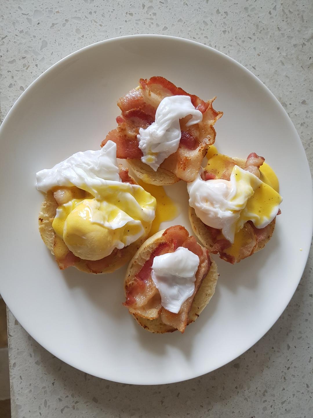 百分百成功的班尼迪克蛋 Benedict（水波蛋+荷兰酱）