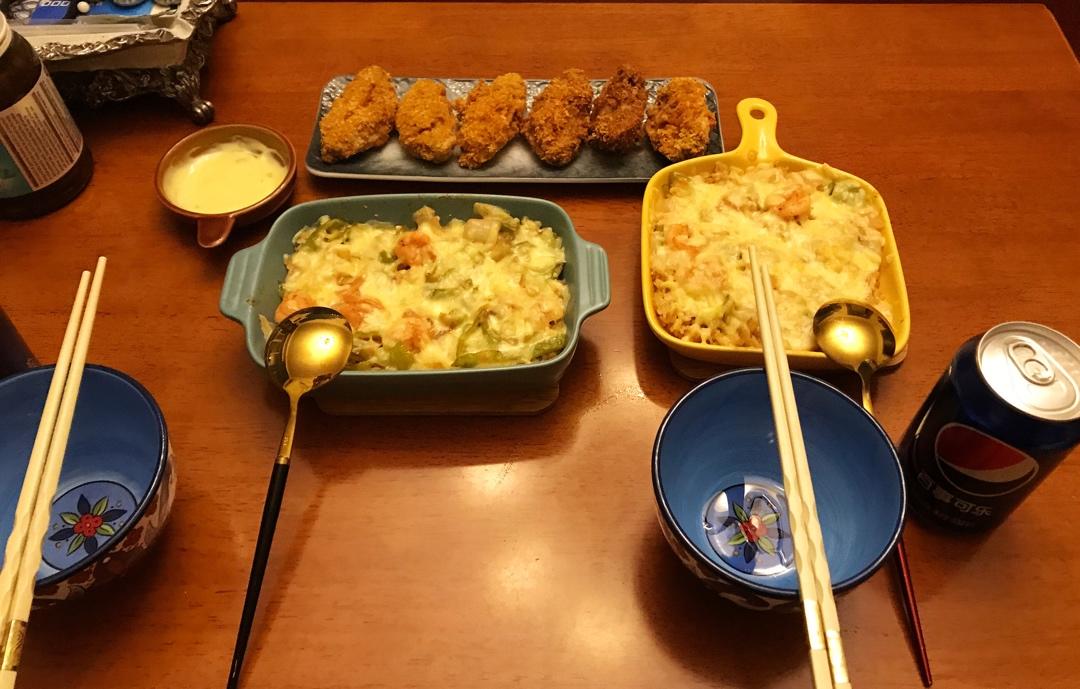 超快手超好吃的芝士焗饭（番茄虾球芝士焗饭）