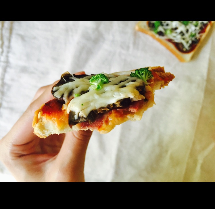 培根蛋披萨土司